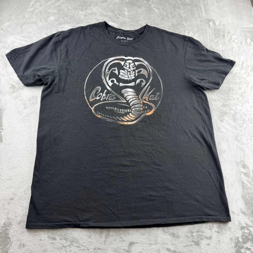 Cobra Kai Men's‎ XL T-Shirt Black Graphic Karate Kid Strike First